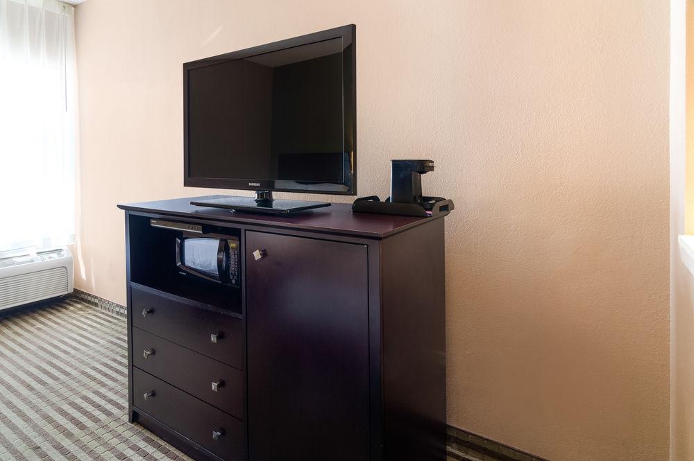 Quality Suites Las Colinas Center Irving Dış mekan fotoğraf